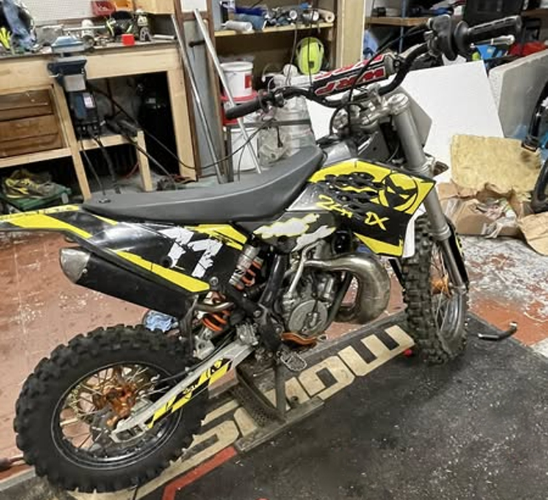 Husqvarna TE 150I, KTM SX 65 och Yamaha PV 50 stulna i Österstad utanför Motala