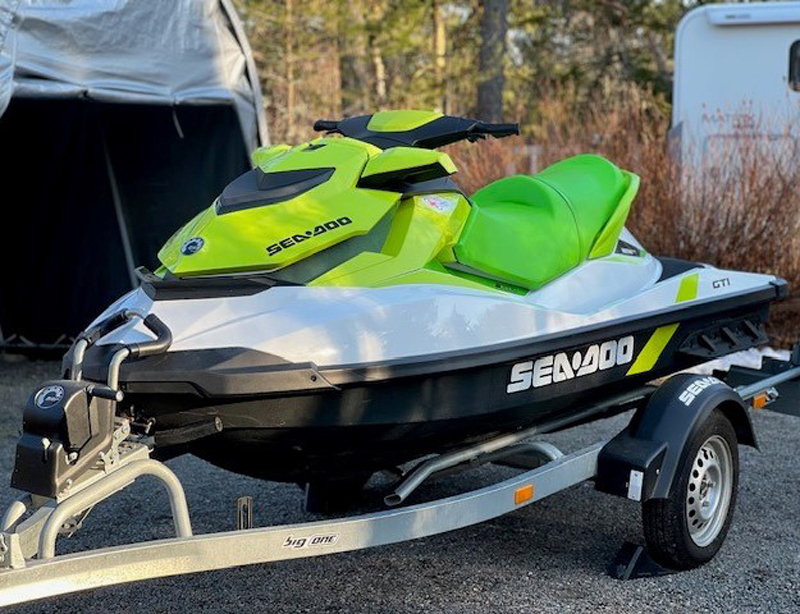 Sea Doo GTI 130 stulen på trailer Eskilstuna.