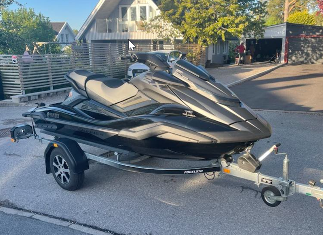 Yamaha FXSVHO stulen på trailer i Skärholmen, Stockholm